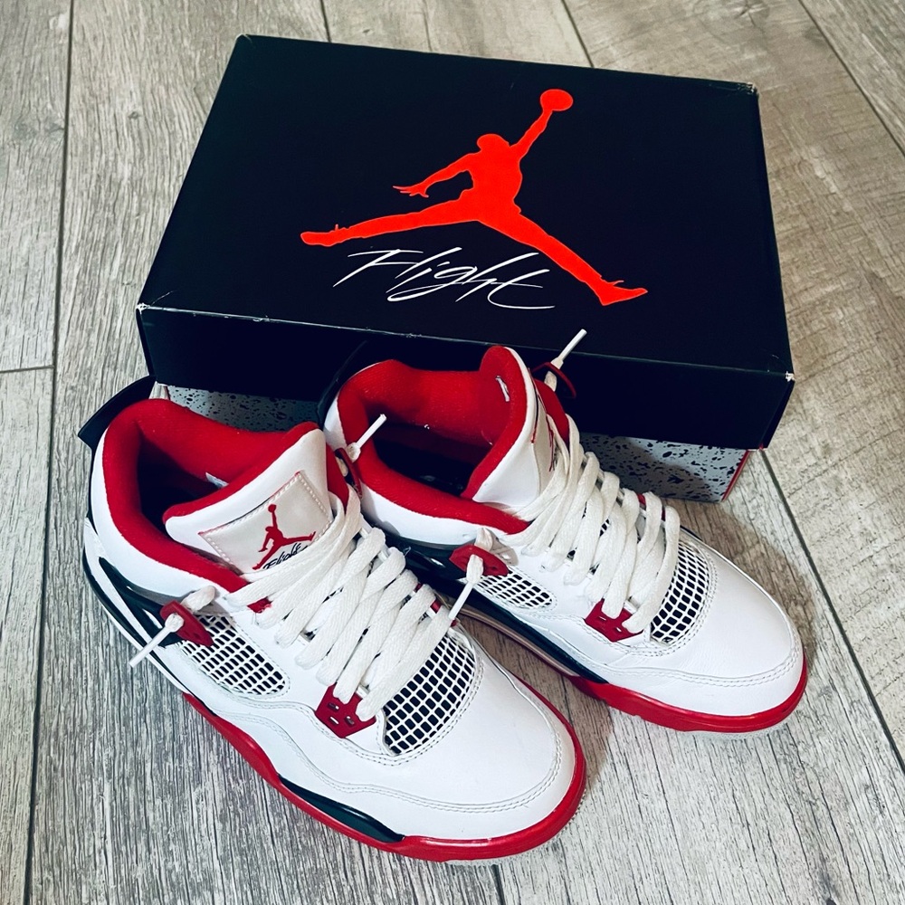 Air Jordan 4 Retro (GS)